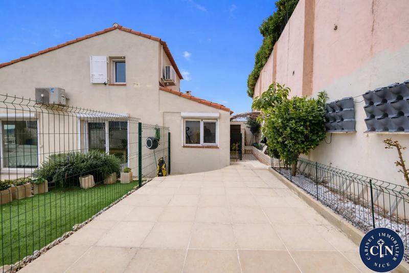 Appartement - 98 m² - 3 pièces