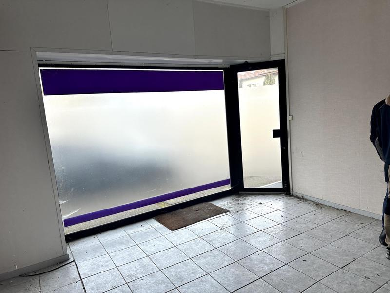 Local commercial - 402 m² - 7 pièces
