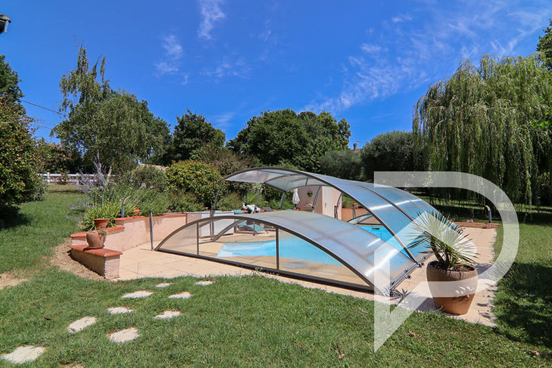 Maison - 208 m² - 7 pièces