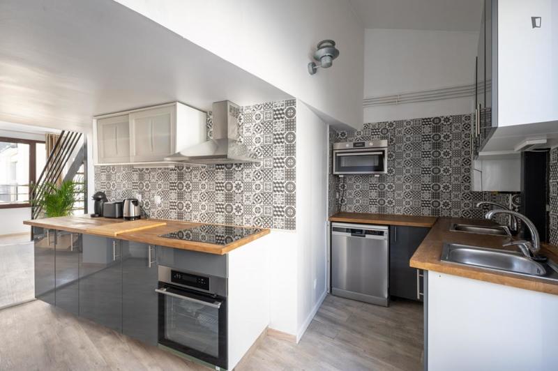 Chambre - 10 m² - 7 pièces