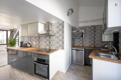 Chambre - 10 m² - 7 pièces