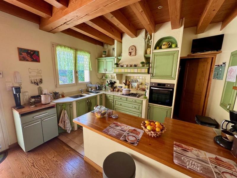 Maison traditionnelle - 175 m² - 9 pièces