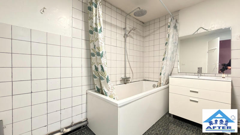 Maison - 239 m² - 8 pièces