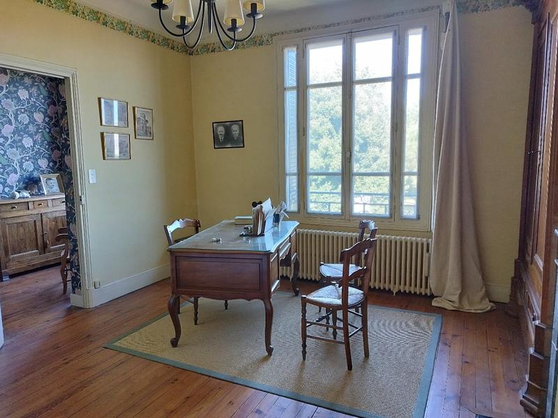 Maison - 211 m² - 8 pièces