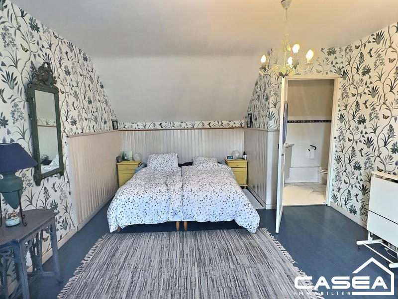 Maison traditionnelle - 120 m² - 9 pièces