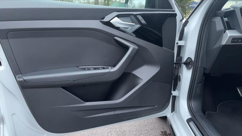 Audi A1 sportback II 40 Tfsi 200 s-Tronic 6 s line - Automatique