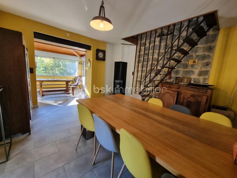 Maison - 160 m² - 6 pièces
