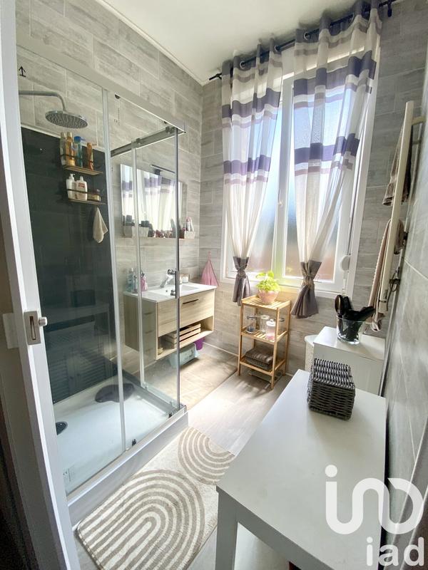 Maison - 207 m² - 9 pièces