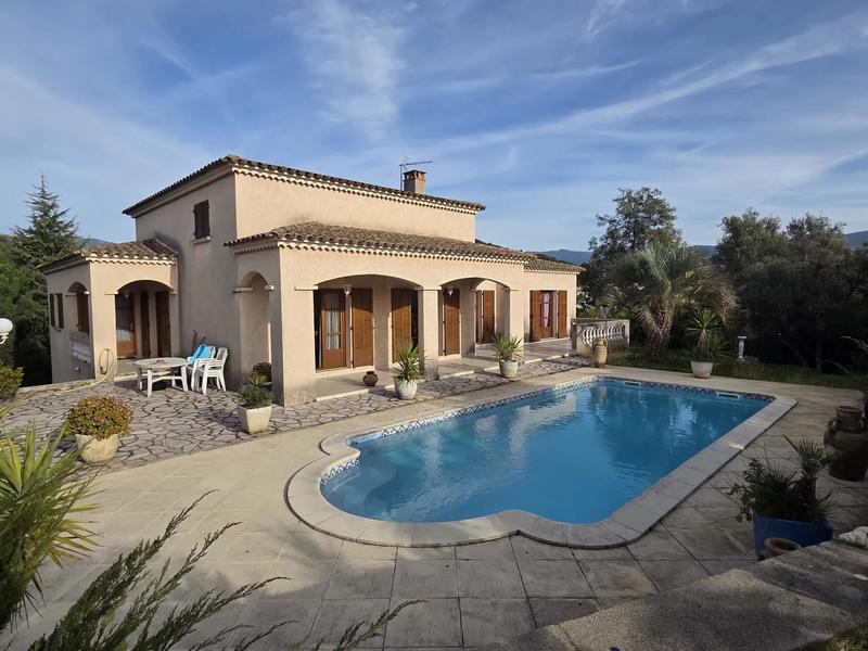 Villa - 150 m² - 4 pièces