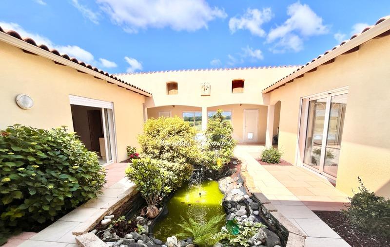 Maison - 408 m² - 10 pièces