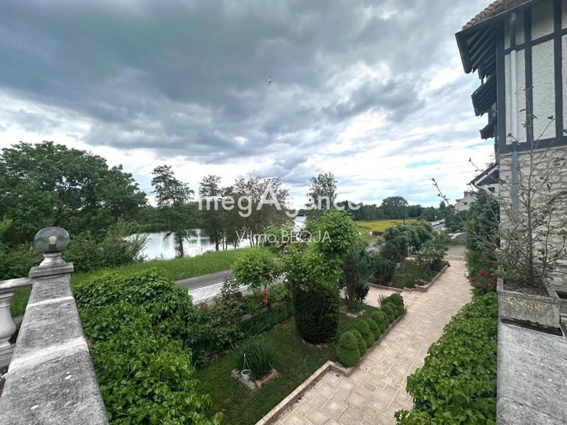 Maison - 220 m² - 7 pièces