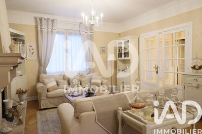 Maison - 225 m² - 9 pièces