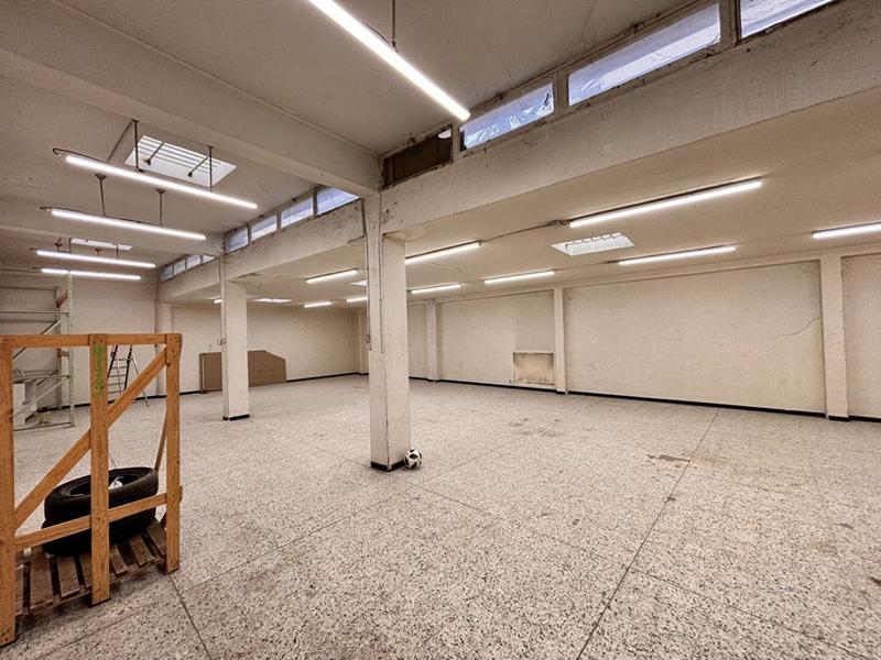 Local commercial - 223 m²