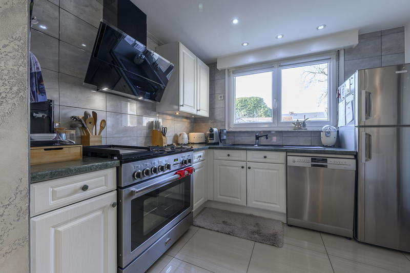 Appartement - 92 m² - 5 pièces