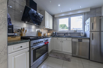 Appartement - 92 m² - 5 pièces