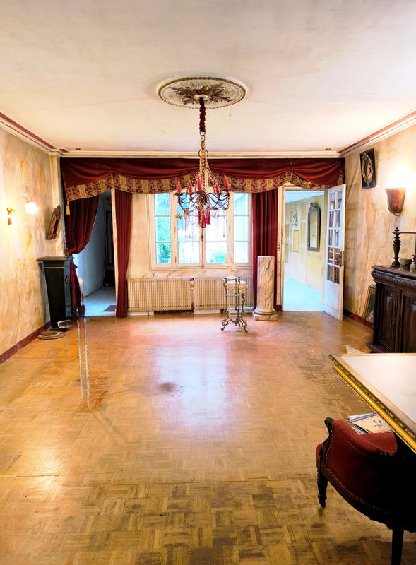 Maison - 229 m² - 8 pièces