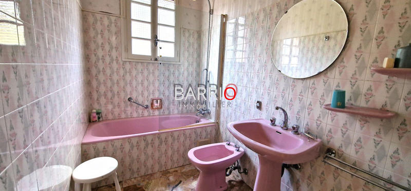 Maison - 230 m² - 10 pièces