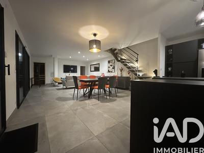 Maison - 144 m² - 7 pièces