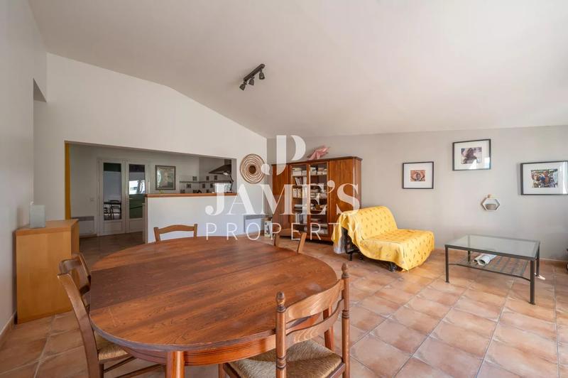 Maison - 255 m² - 3 pièces