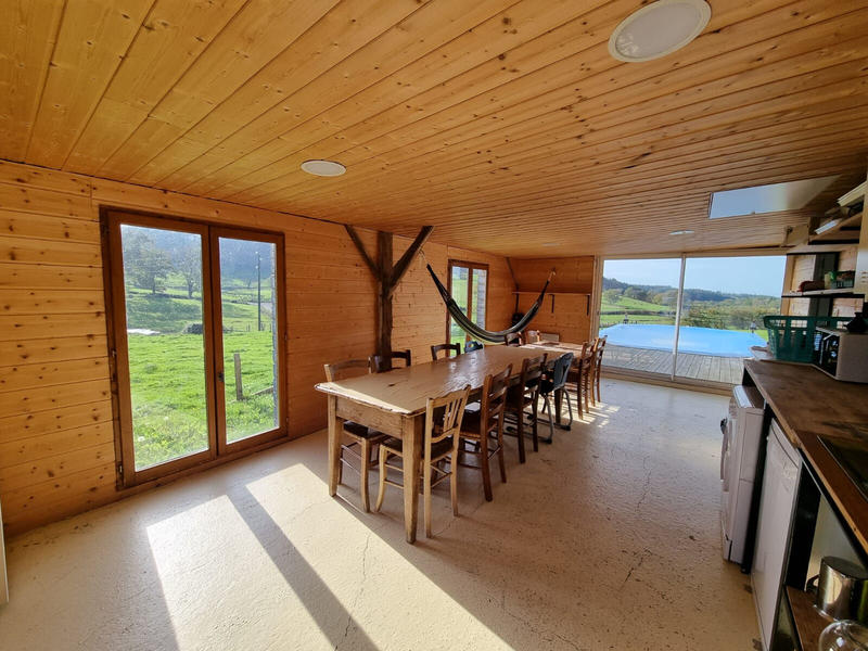 Maison - 232 m² - 8 pièces