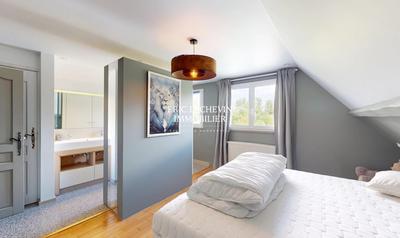 Maison - 270 m² - 8 pièces