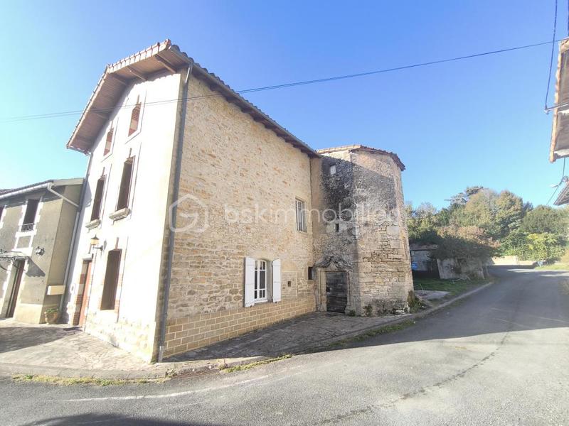 Demeure - 199 m² - 12 pièces