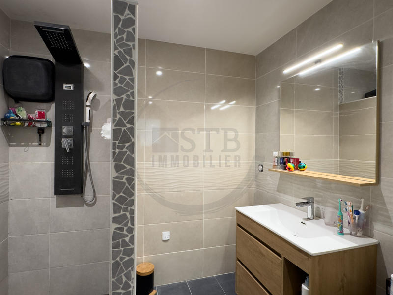 Maison - 80 m² - 3 pièces