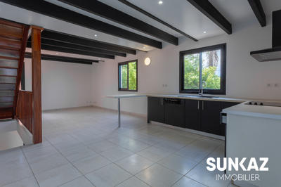 Maison - 93 m² - 5 pièces