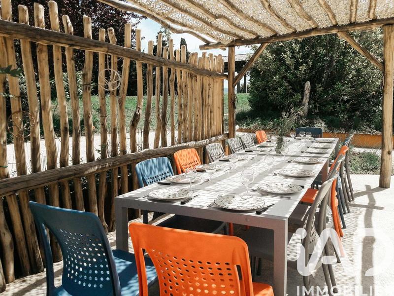 Maison - 750 m² - 24 pièces