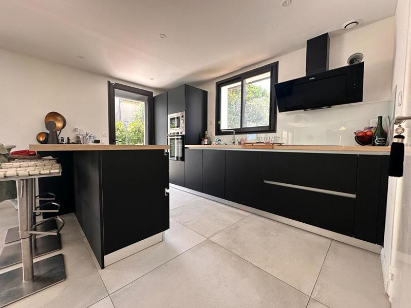 Villa - 183 m² - 6 pièces