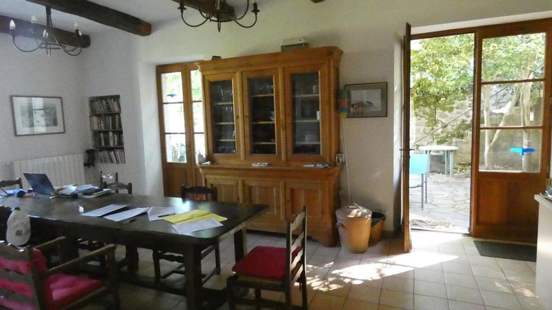 Propriété - 341 m²