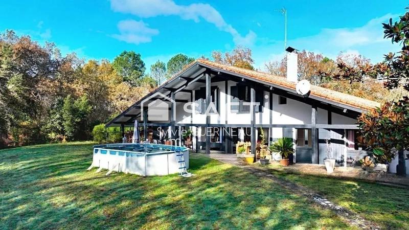 Maison - 263 m² - 10 pièces