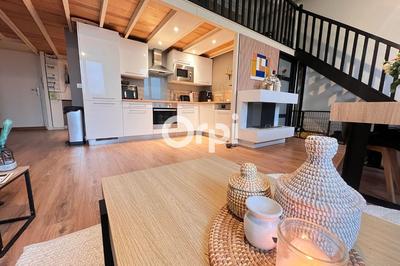 Loft - 80 m² - 3 pièces