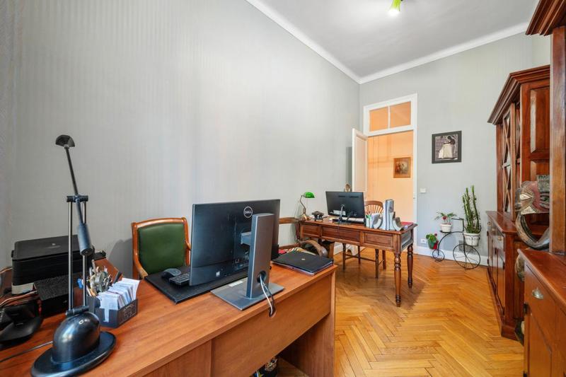 Appartement - 140 m² - 5 pièces