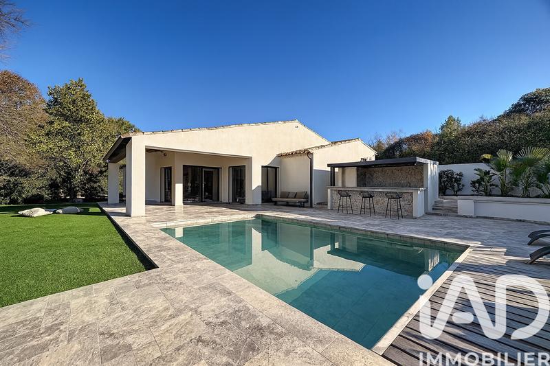 Maison - 181 m² - 5 pièces