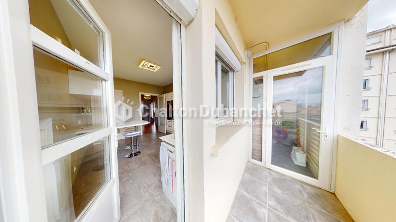 Appartement - 100 m² - 4 pièces