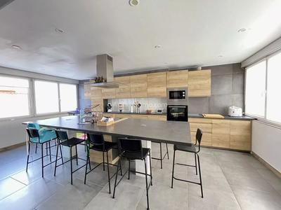 Appartement - 80 m² - 5 pièces