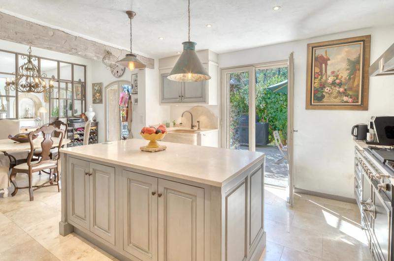 Villa - 330 m² - 5 pièces