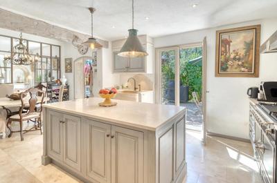 Villa - 330 m² - 5 pièces