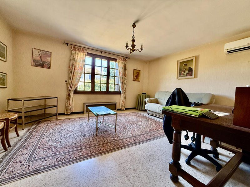 Maison - 264 m² - 9 pièces