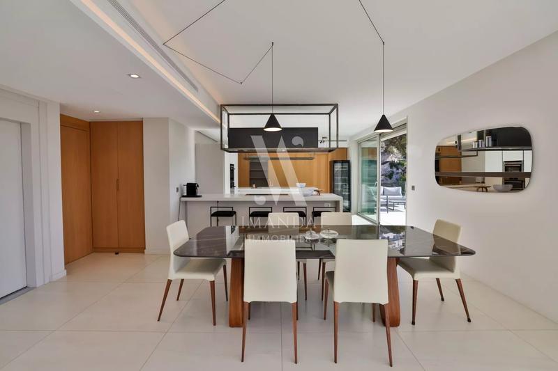 Villa - 330 m² - 10 pièces