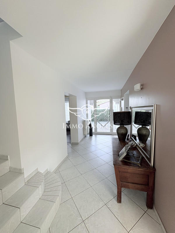 Maison traditionnelle - 157 m² - 5 pièces