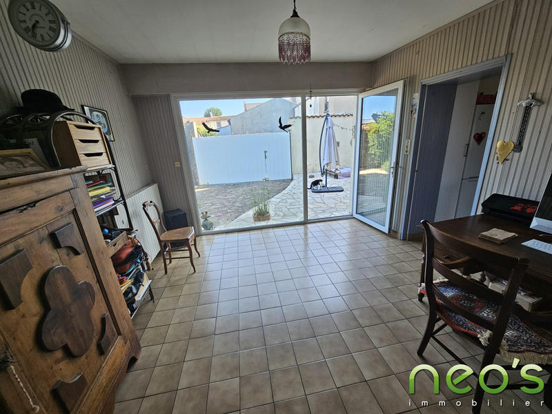 Maison - 240 m² - 10 pièces