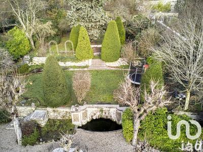 Maison - 300 m² - 9 pièces