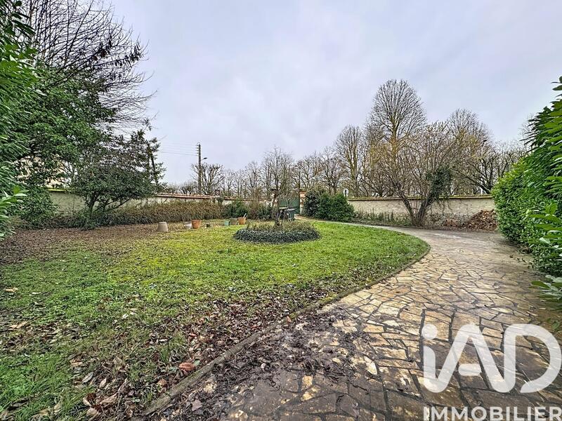 Maison - 262 m² - 7 pièces