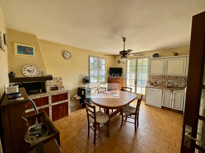 Maison - 219 m² - 13 pièces