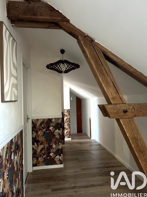 Maison - 210 m² - 5 pièces