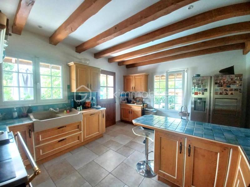 Maison - 225 m² - 7 pièces