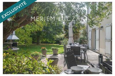 Maison - 199 m² - 7 pièces