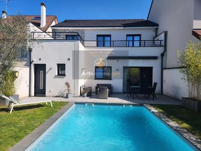 Maison - 155 m² - 6 pièces